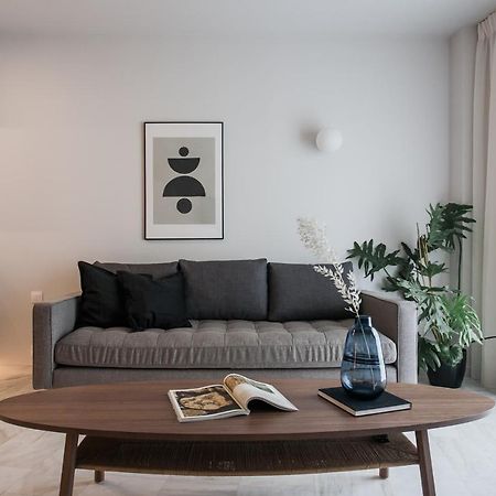 Marvelous 2Br Apartments With Balcony By Upstreet Atenas Exterior foto