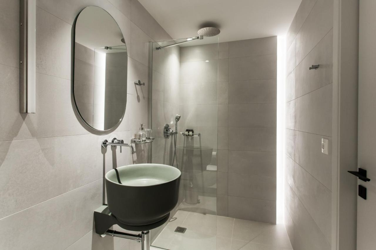 Marvelous 2Br Apartments With Balcony By Upstreet Atenas Exterior foto