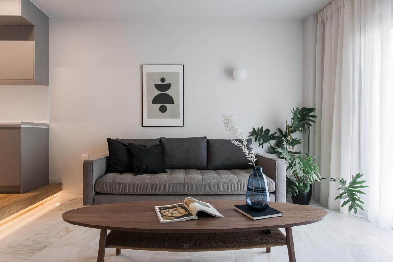 Marvelous 2Br Apartments With Balcony By Upstreet Atenas Exterior foto