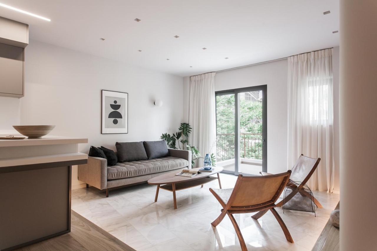 Marvelous 2Br Apartments With Balcony By Upstreet Atenas Exterior foto