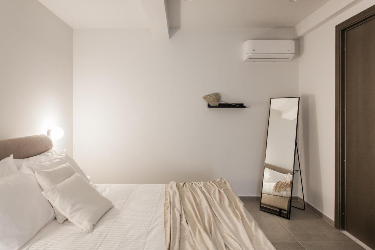 Marvelous 2Br Apartments With Balcony By Upstreet Atenas Exterior foto