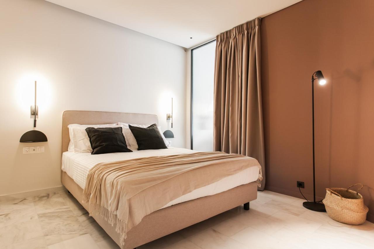 Marvelous 2Br Apartments With Balcony By Upstreet Atenas Exterior foto