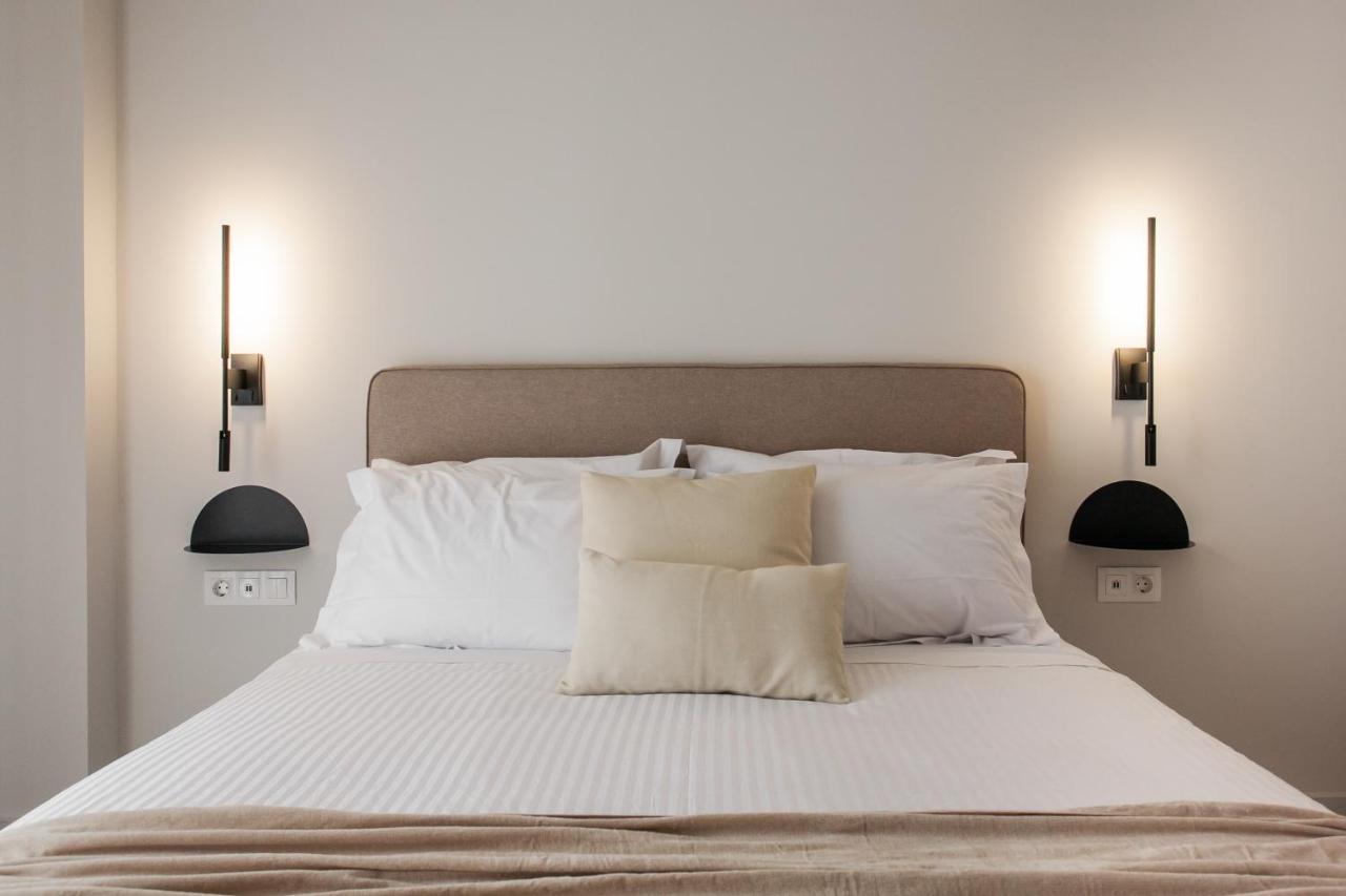 Marvelous 2Br Apartments With Balcony By Upstreet Atenas Exterior foto