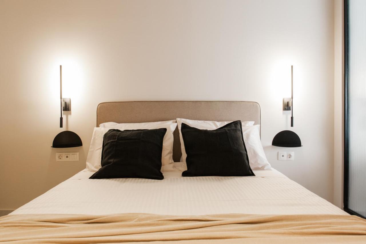 Marvelous 2Br Apartments With Balcony By Upstreet Atenas Exterior foto